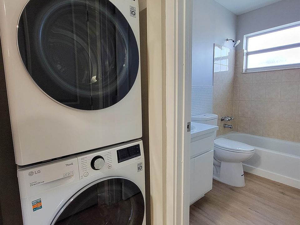 1st image of 18845 NE 1st Pl