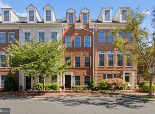 5231 Harold Secord St, Alexandria, VA 22304