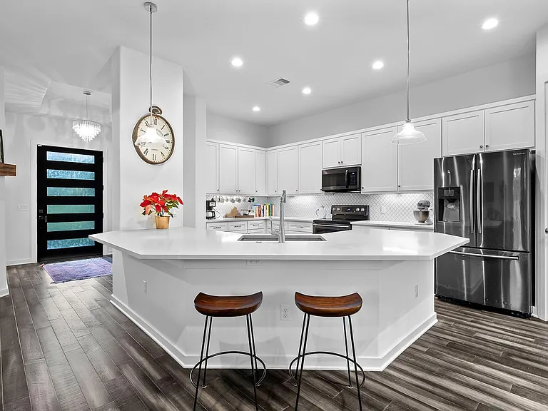 706 Stow Dr — Photo 13