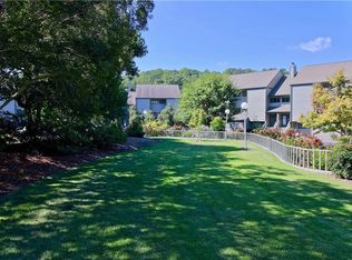 605 Loran Pointe Cir, Seneca, SC 29672