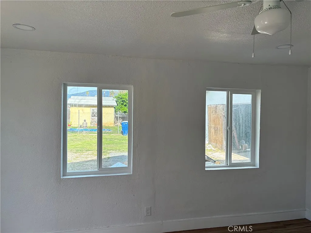 Building Photo - 555 Ramona Ave