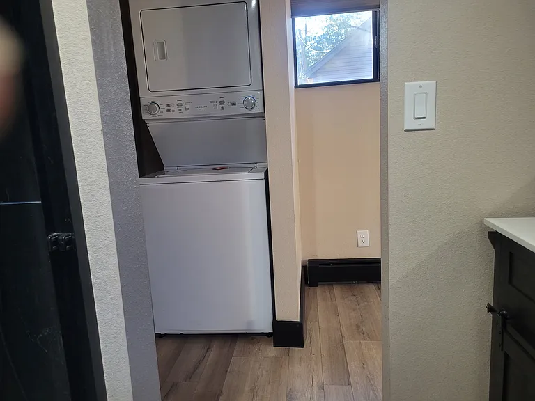727 Lookout Mountain Rd #B — Photo 8