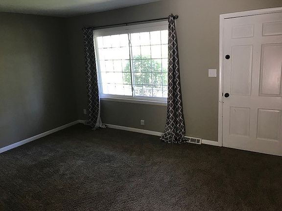 Living Room (upstairs)