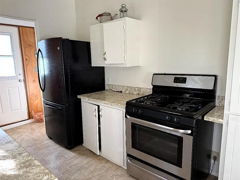 7429 Hesperia Ave — Photo 6