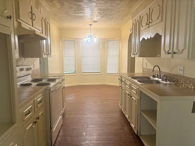 951 Metairie Rd — Photo 3