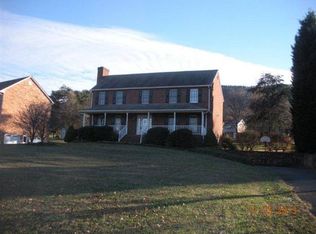 218 Winesap Rd, Roanoke, VA 24019