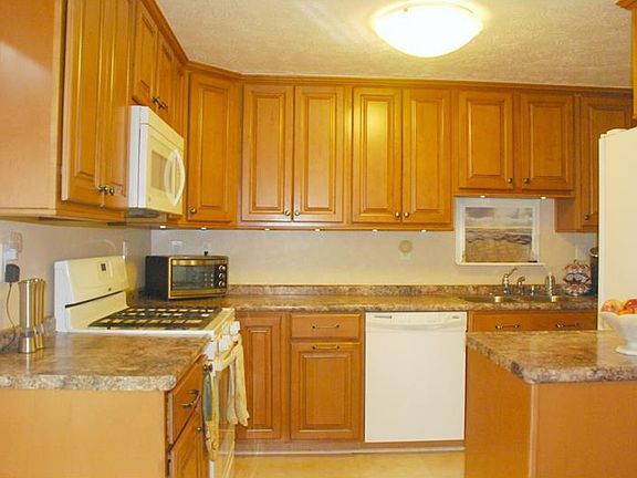 2nd image of 3580 Falmouth Dr