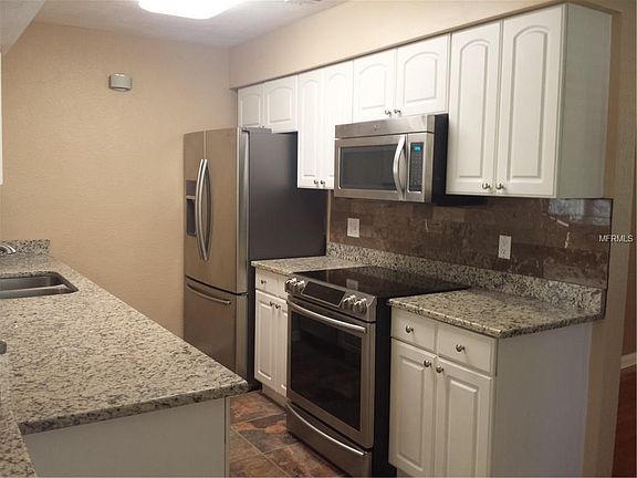 5th image of 1543 Tangerine St