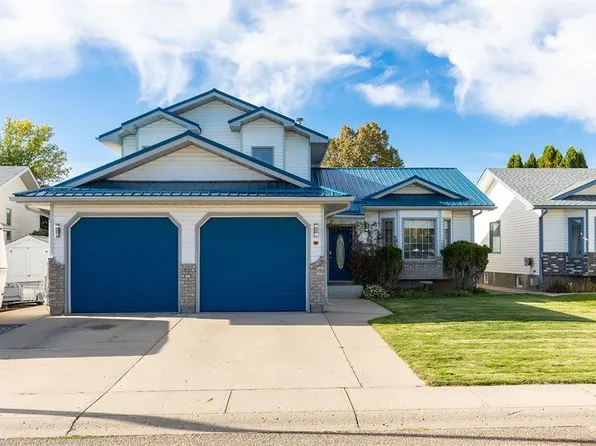 64 E Huxley Grn NE, Medicine Hat, AB T1C 1W2