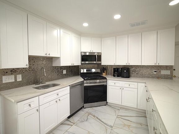 5th image of 200 Hillside Ave #200