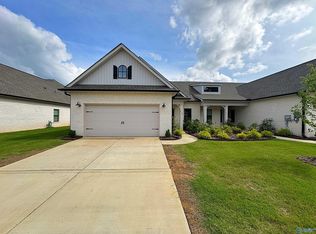 463 Raleigh Elm Dr, Huntsville, AL 35824