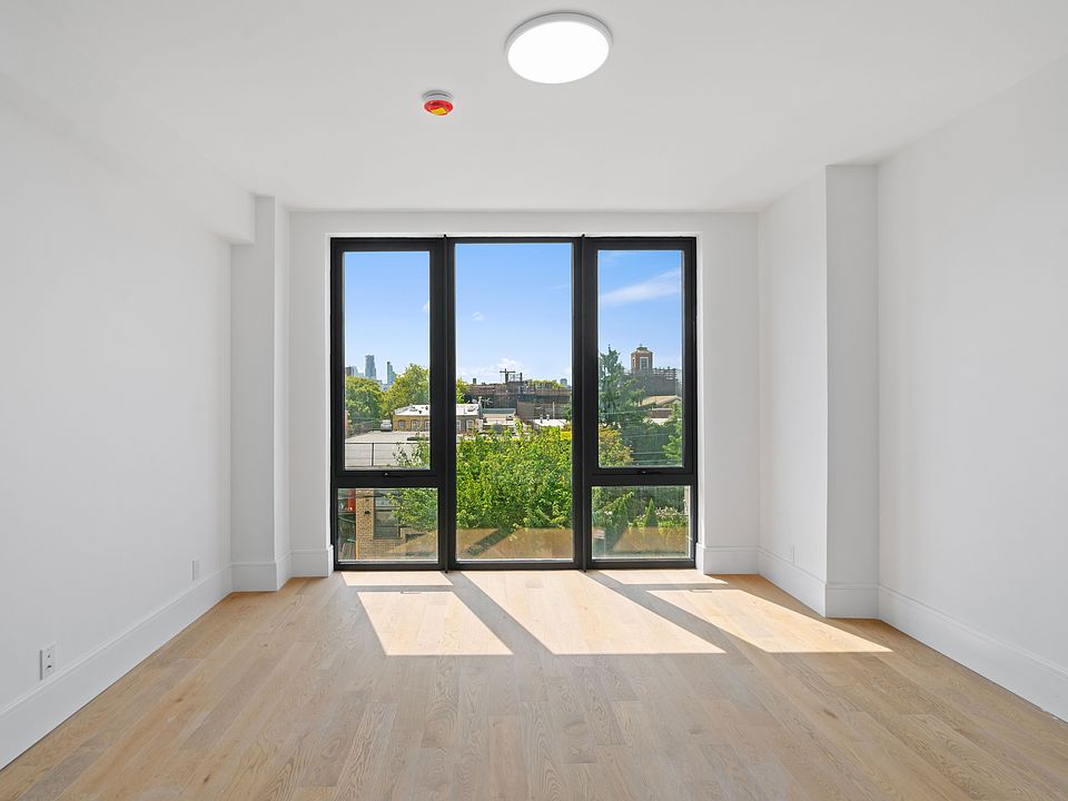 1st image of 14-27 28th Ave #402