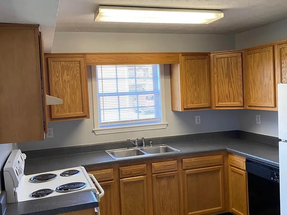 106 Kenilworth Ct