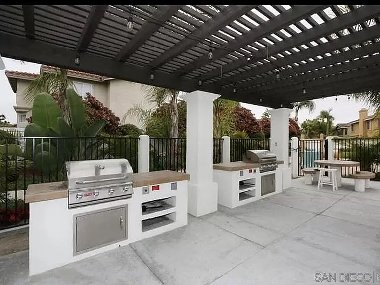 4575 Avenida Privado — Photo 26