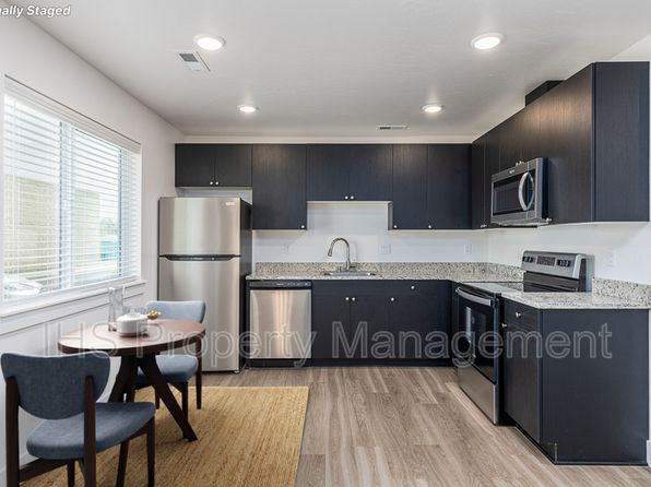 452 S 40th Ave, West Richland, WA 99353