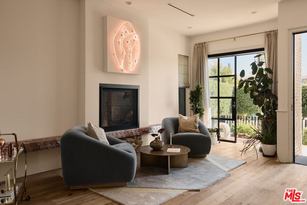 483 S Sherbourne Dr, Los Angeles, CA - View 3