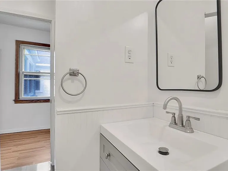 46 Caroline St — Photo 7