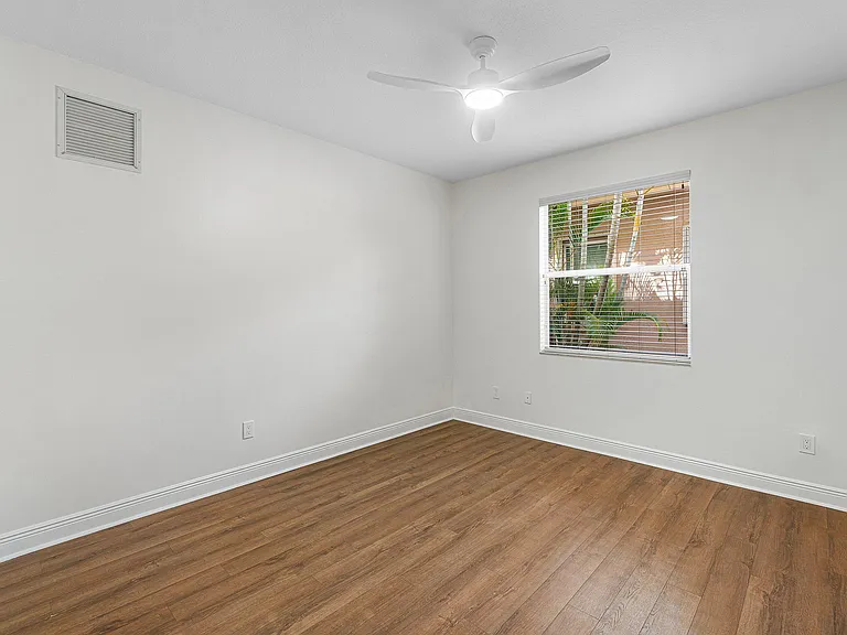 6641 Conch Ct — Photo 30