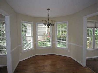 4th image of 906 Feather Creek Ln