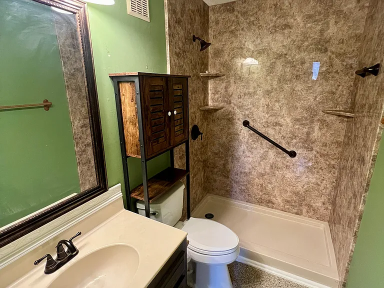 112 Kirk Dr — Photo 16