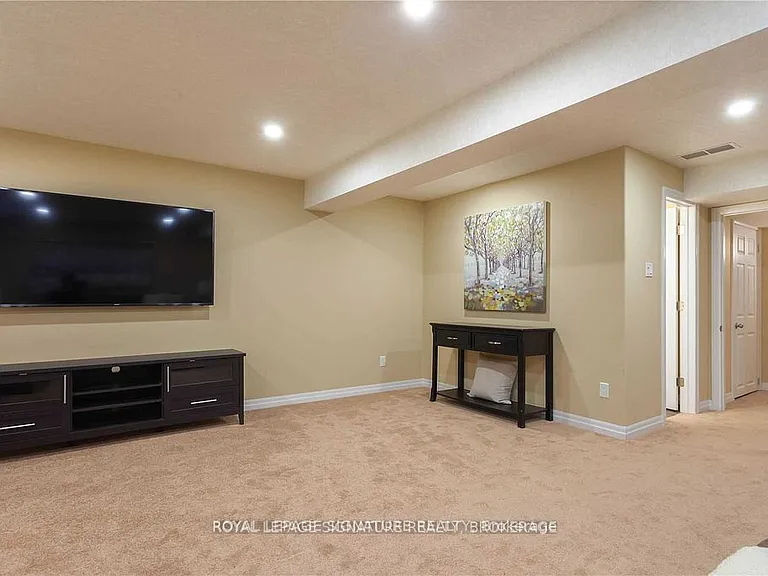 523 Windflower Cres — Photo 20