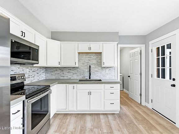 5th image of 1005 E Mailback Way