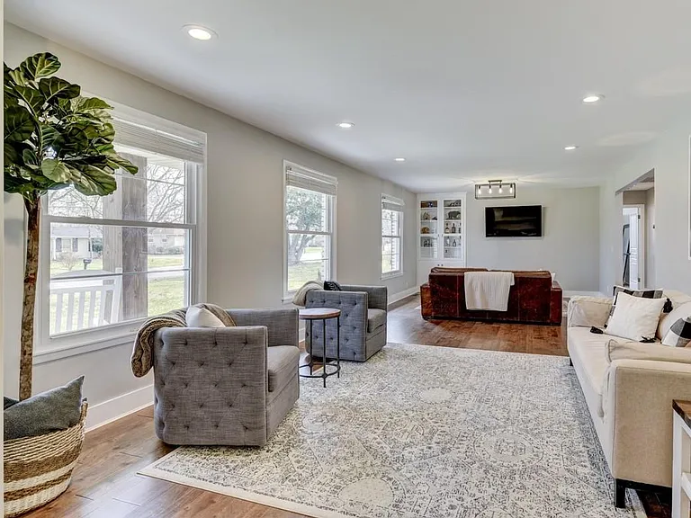 5405 Wakefield Dr — Photo 6