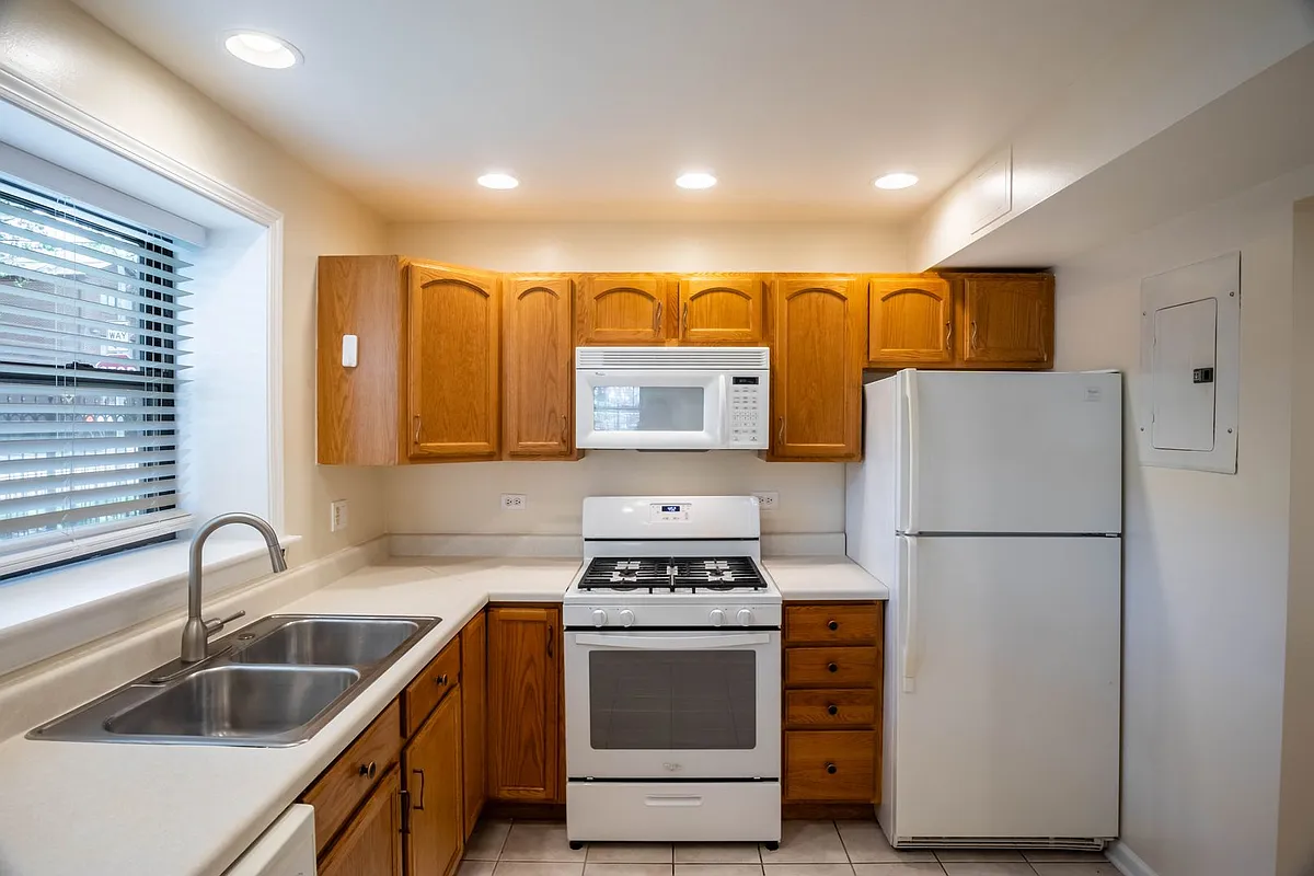 Building Photo - 1902 Birchwood, LLC