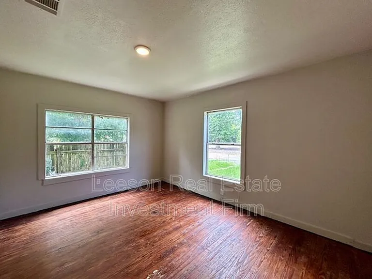 7041 Penny St — Photo 3
