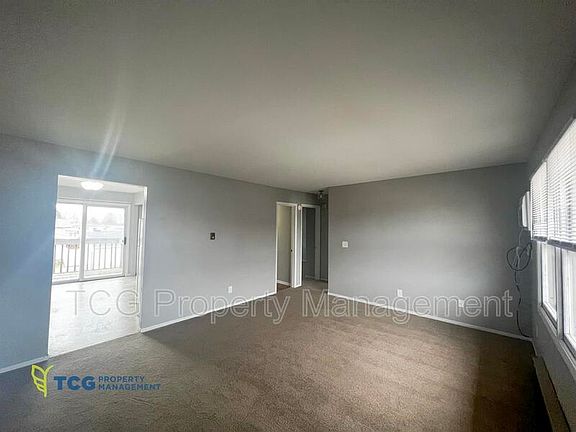2nd image of 417 Windsor Dr APT 4