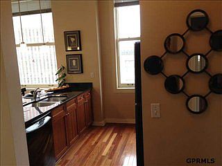 4th image of 300 S 16th St APT 605