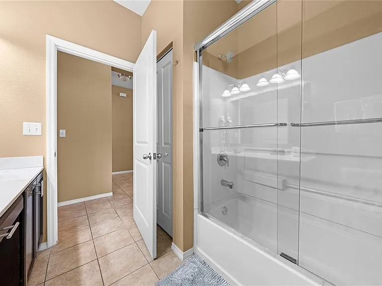 4704 Ruby Red Ln — Photo 14