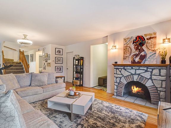 4th image of 2426 N 77th Ave