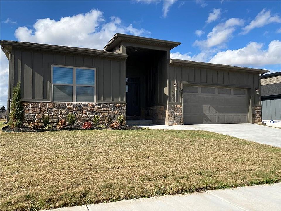 1st image of 2591 N Justin Dr