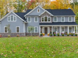 118 S Glen Rd, Kinnelon Boro, NJ 07405