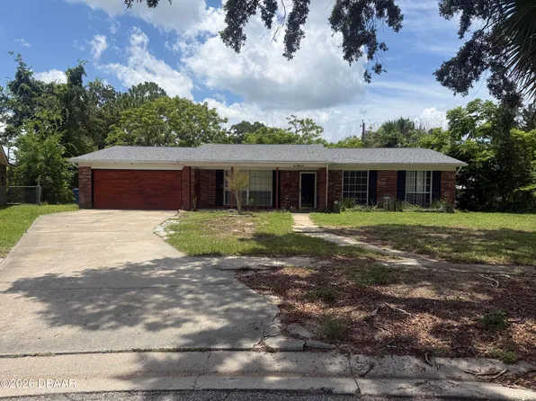 636 Williamsburg Dr, Daytona Beach, FL 32117