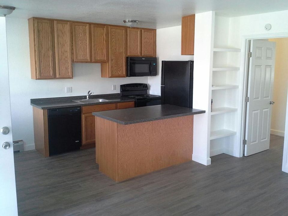 1st image of 900 I St #136