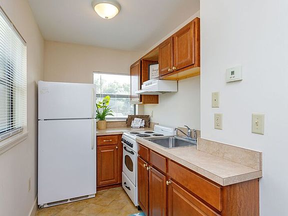 4th image of 19 Harris St APT 206