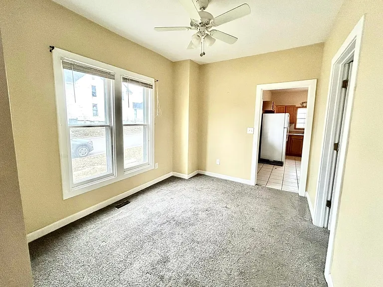 404 W 2nd St — Photo 3