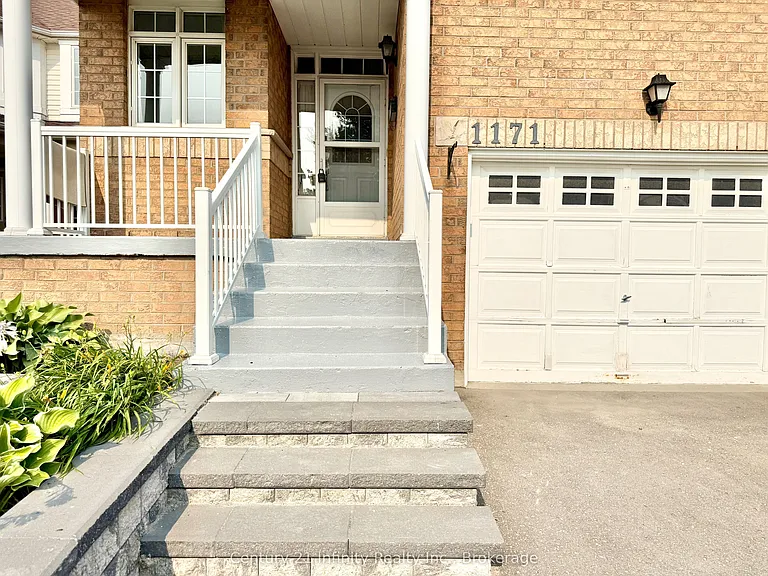 1171 Springbank Dr — Photo 3