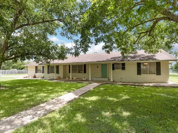 504 Marburger St, Smithville, TX 78957