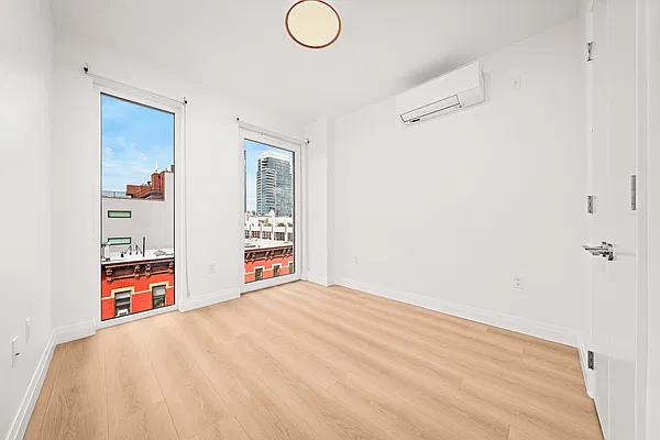 Bedroom, photo 1