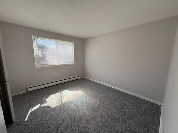 8281 W Oak Ave APT 1, Niles, IL 60714