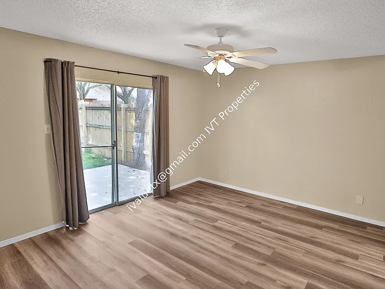 7912 Echo Wind St #7912 — Photo 8