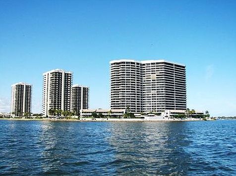 2nd image of 100 Lakeshore Dr APT 2058