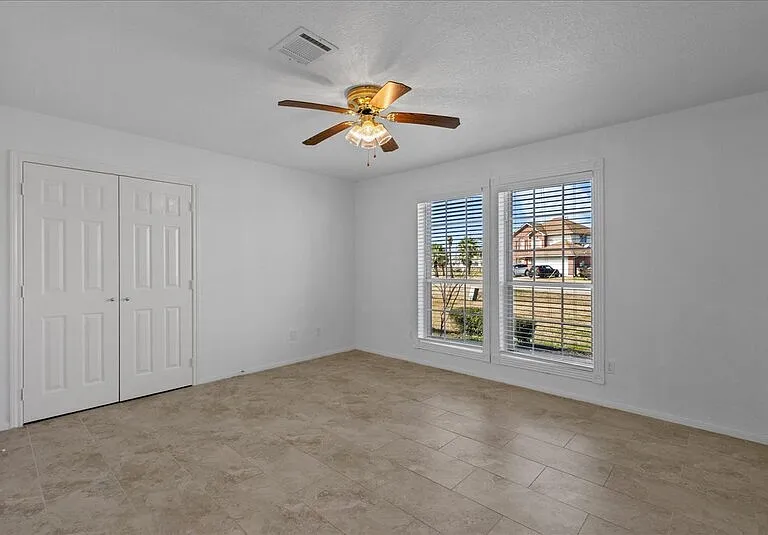 2421 Caroline St — Photo 16