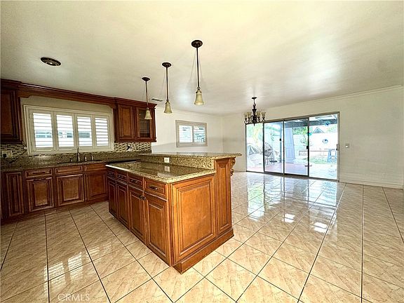 4th image of 8512 Mission Dr