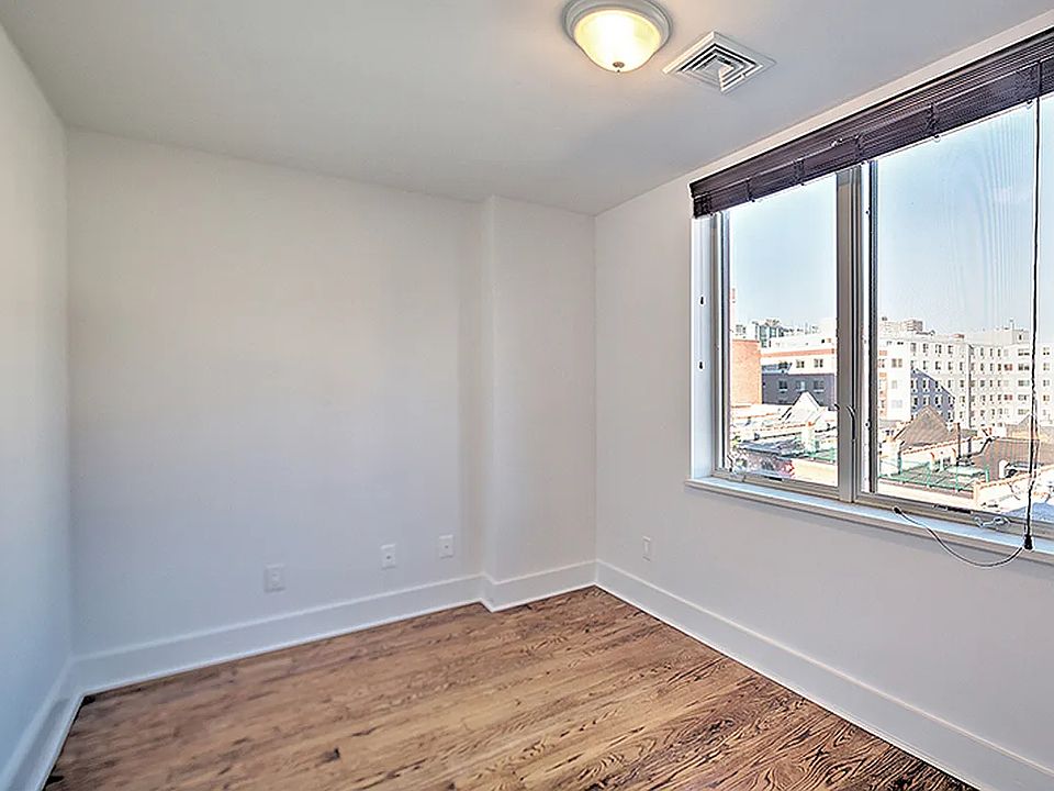 1st image of 216 Edgecombe Ave #2