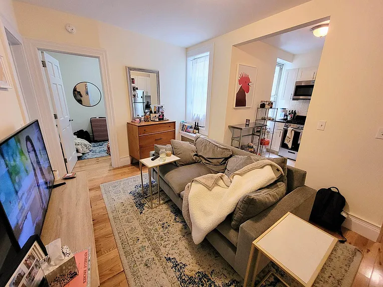 408 W 44th St #XZ — Photo 2