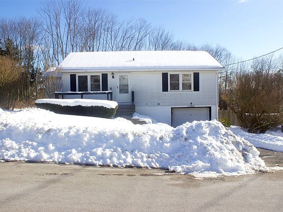 3rd image of 932 Oak Hill Ave